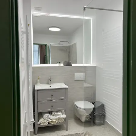 Ams Boutique كلوج-نابوكا